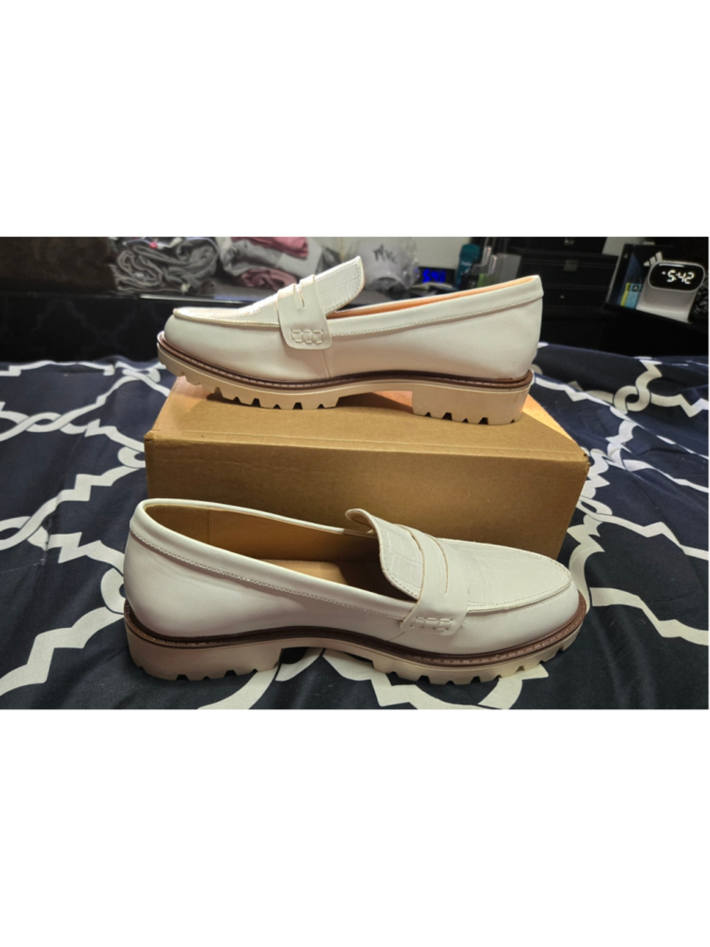 Women's Journee Collection White Loafers Size 12 NIB
